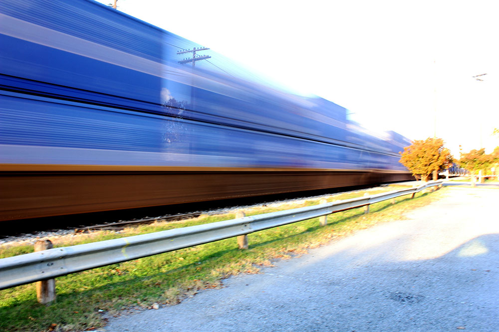 Moped test - Tåg i hög hastighet